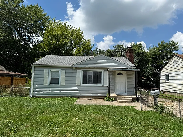 712 Melvenia St — Photo 1