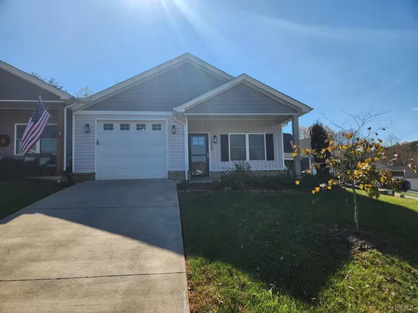 1300 Emerald View Ct, Bedford, VA 24523