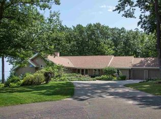29 Lakeview Dr, Marquette, MI 49855