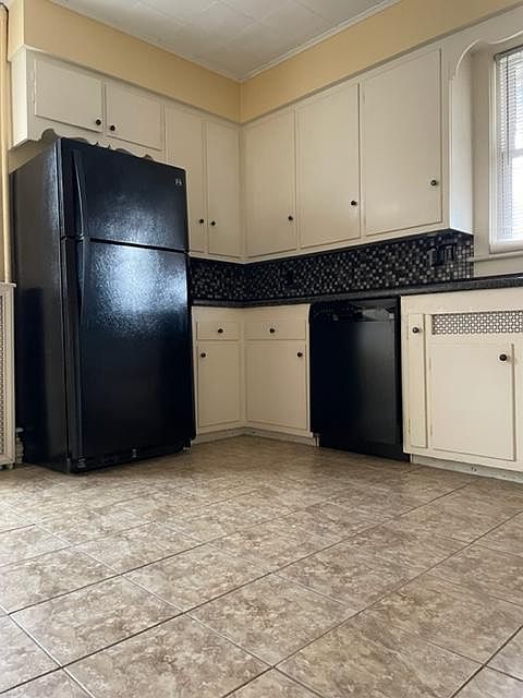 1st image of 16 1st Ave APT 2