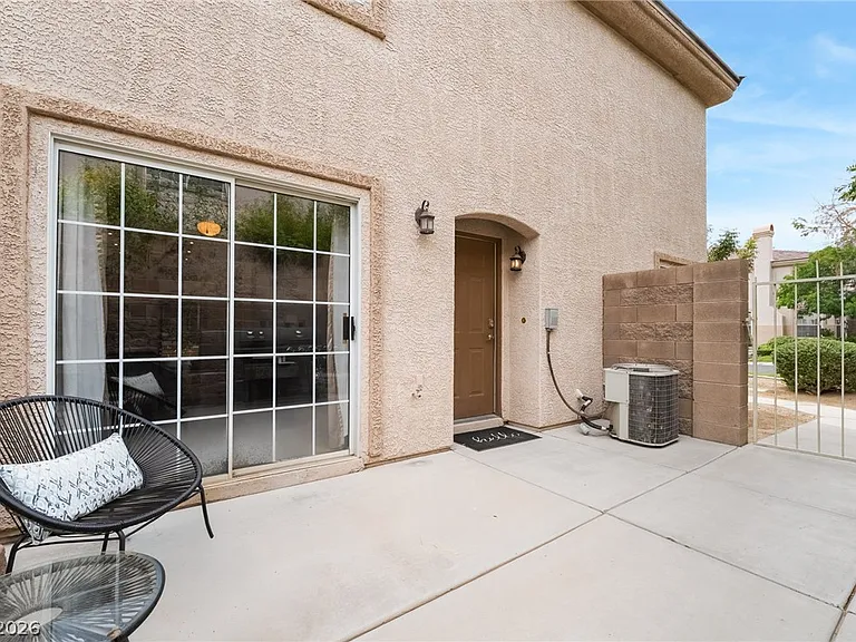 1626 Hennepin Dr — Photo 35