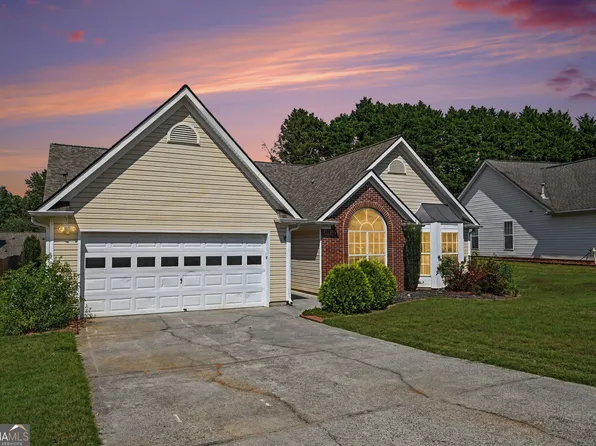 4015 McPherson Dr, Acworth, GA 30101