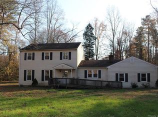 7042 Short Ln, Gloucester, VA 23061