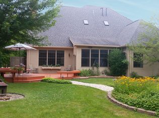 605 Glenshire Rd, Glenview, IL 60025