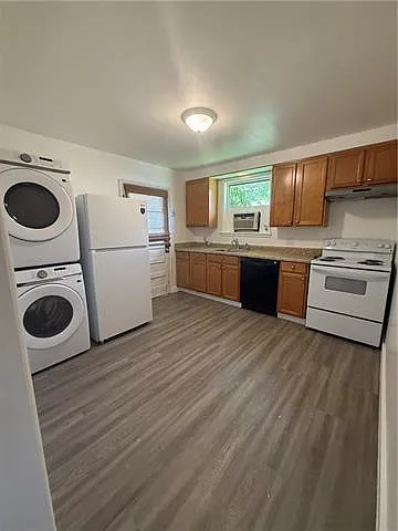 945 Helios Ave — Photo 3