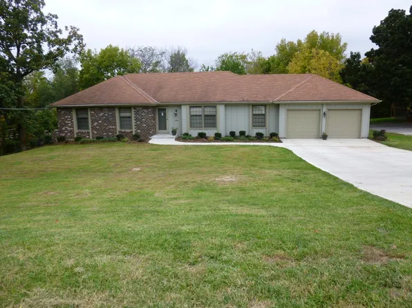 6810 Renner Rd, Shawnee, KS 66217