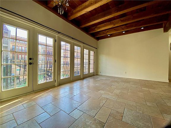 4th image of 1111 W 46th St APT 58