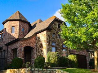 2105 S Hill Dr, Irving, TX 75038