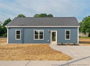 1022 E Harnett St, Dunn, NC 28334