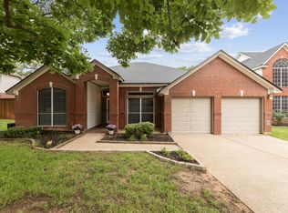 3260 Shady Glen Dr, Grapevine, TX 76051