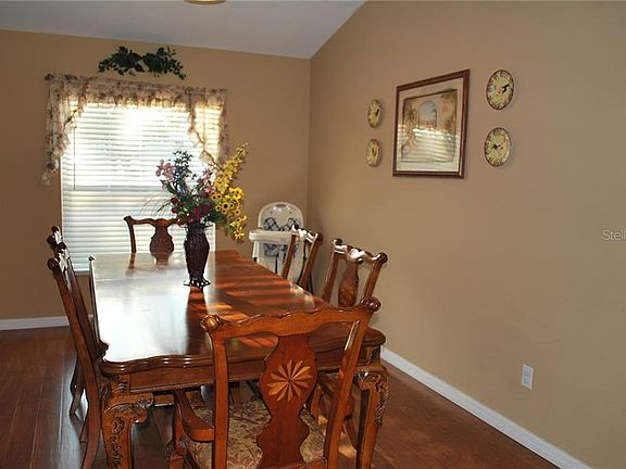 5th image of 109 Chaucer Ave