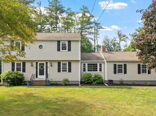 12 Crabapple Ln, Chelmsford, MA 01824
