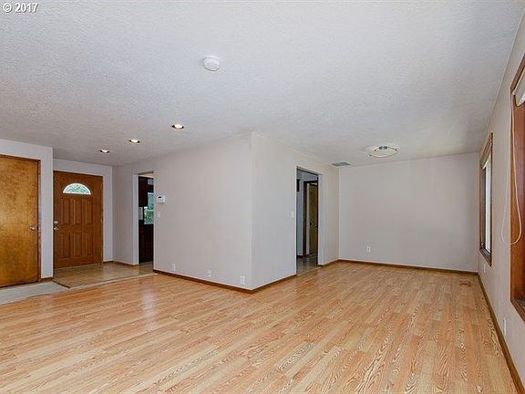 5th image of 10700 SW Black Diamond Way