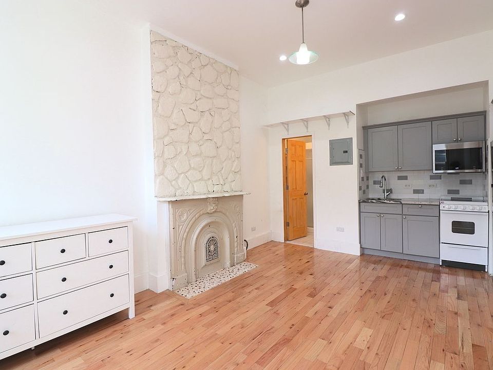 2nd image of 931 Greene Ave #2