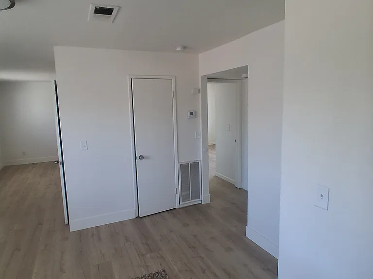 510 E Vine St #J — Photo 12