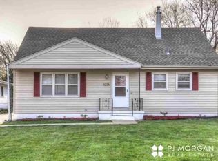 3225 S 44th St, Omaha, NE 68105