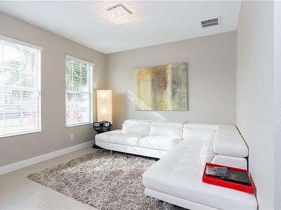 4th image of 736 River Grass Ln