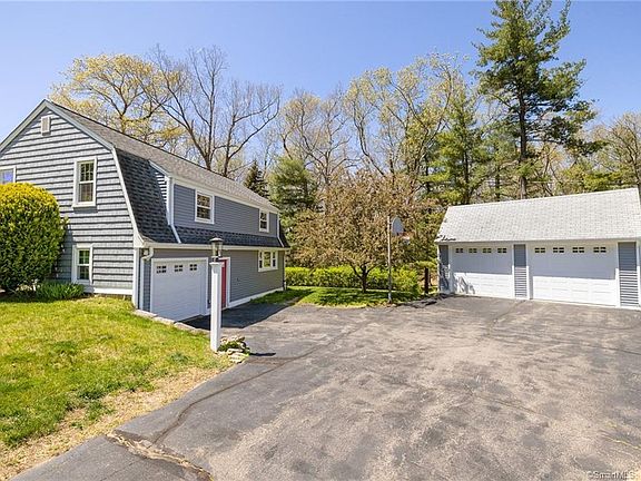 3rd image of 39 Johnny Cake Ln