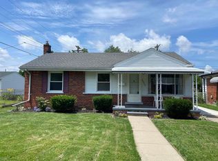 28027 Hollywood St, Roseville, MI 48066