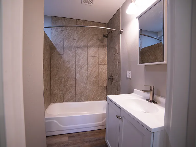 2511 N Baker Ave — Photo 19