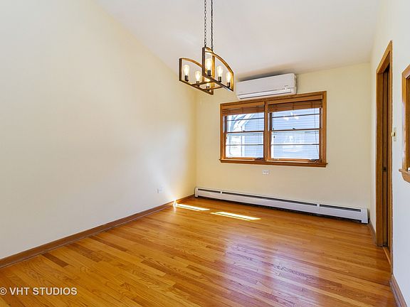 3rd image of 127 W Washington St