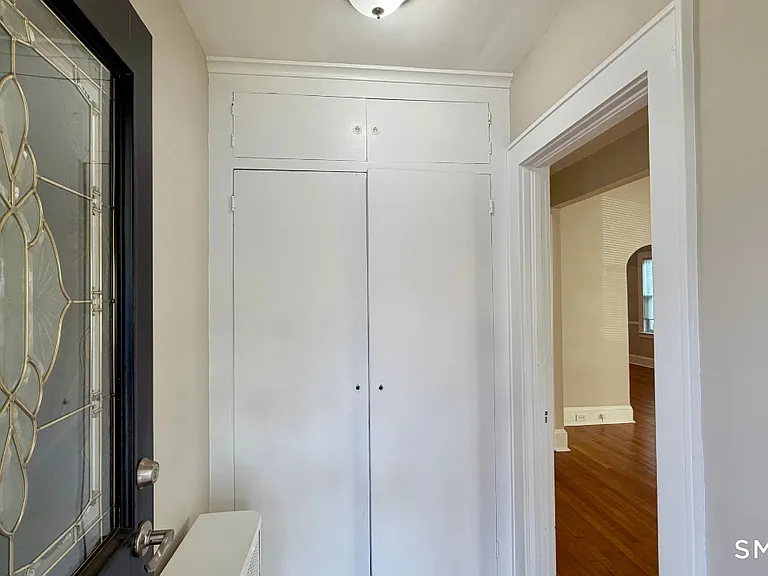 77 Astoria Ave — Photo 6