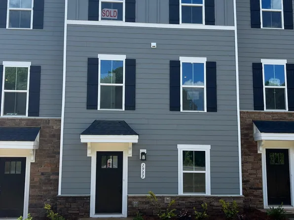 1933 Stallings Rd, Matthews, NC 28104