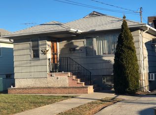 36 Arc Pl, Staten Island, NY 10306