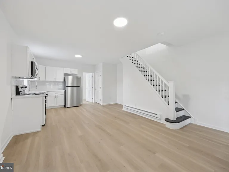 1101 S Peach St — Photo 4