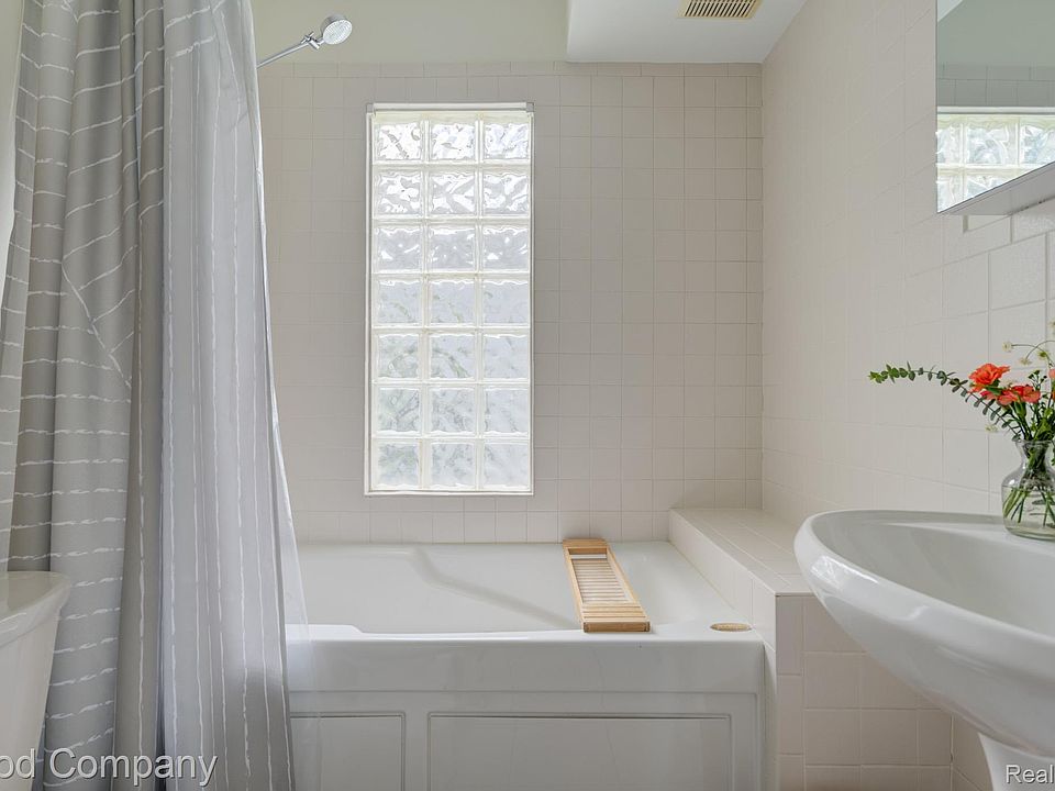 1665 W Troy St, photo 26