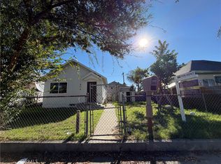 890 E 4th St, Pomona, CA 91766