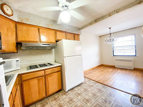 4th image of 30-52 70th St #2B