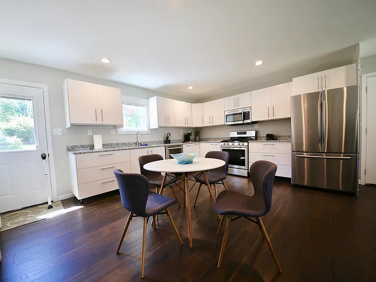 502 W Skyline Dr — Photo 6