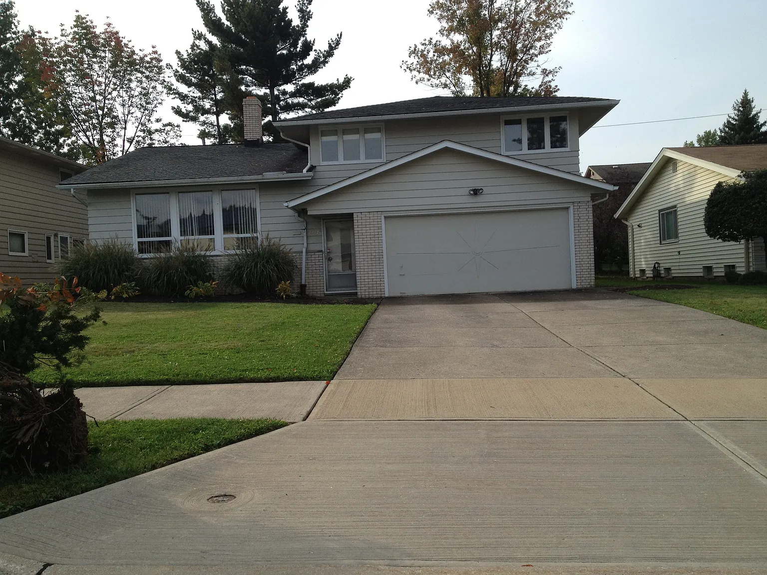 23924 Greenlawn Ave photo 1