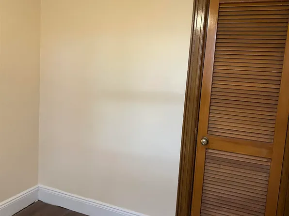 36 Humphrey Avenue image 5 of 14