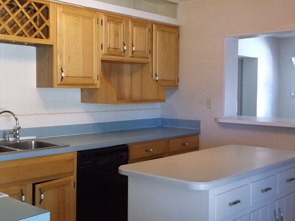 5th image of 710 Japonica Dr