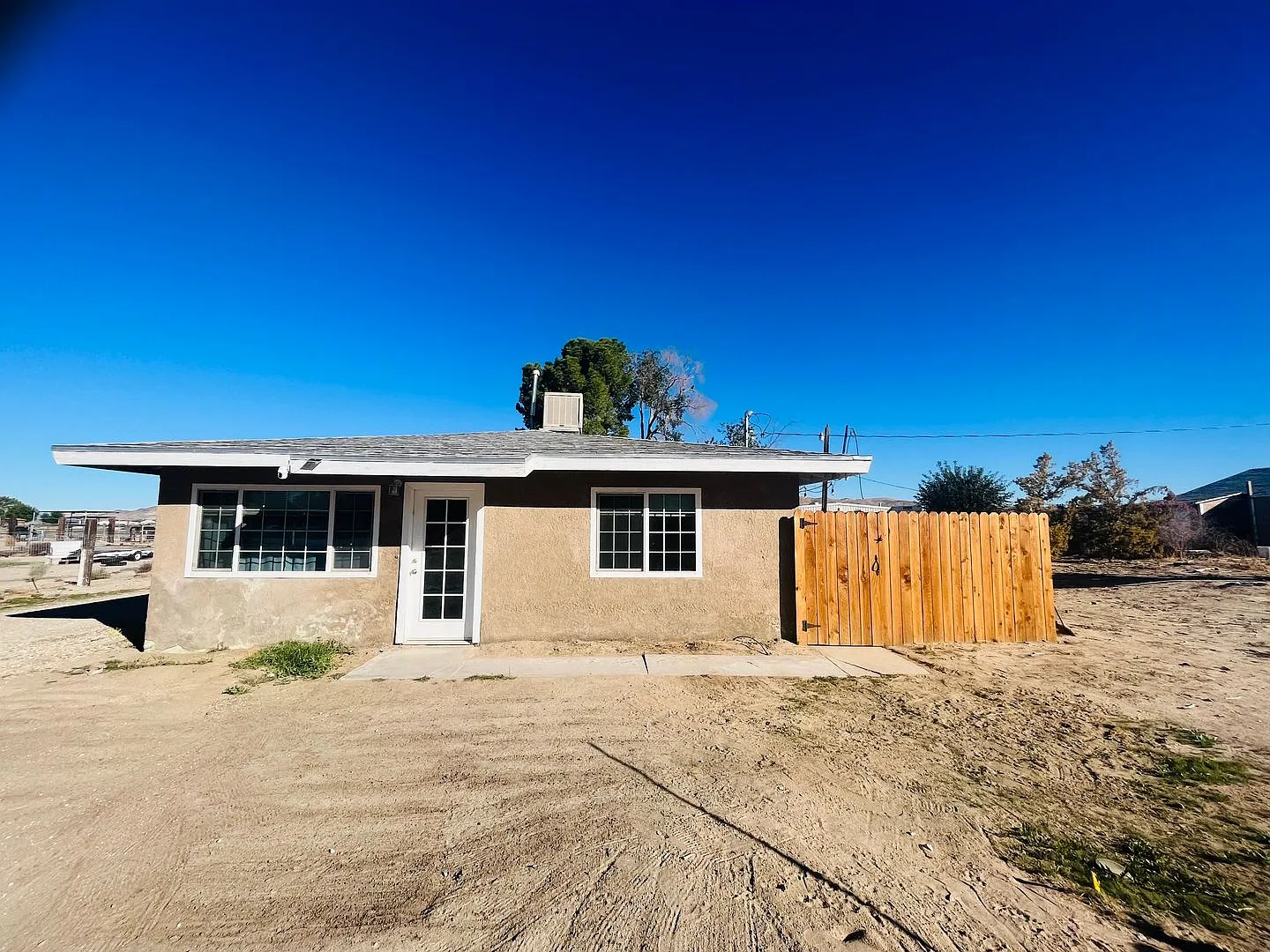 2 Bedroom 1 Bathroom Home! — Photo 1