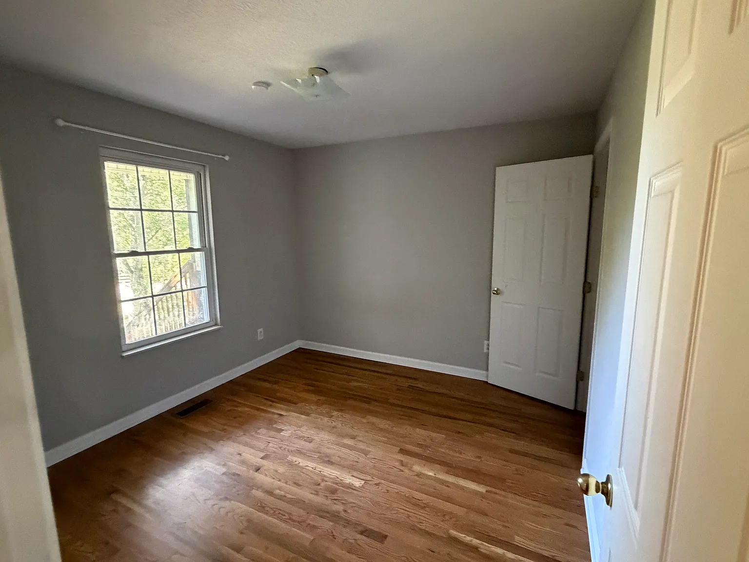 2 bed, 800 sqft, $1,800 — Photo 3