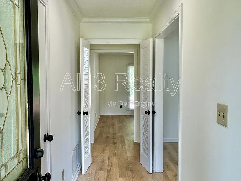 713 Dubuque Dr — Photo 6