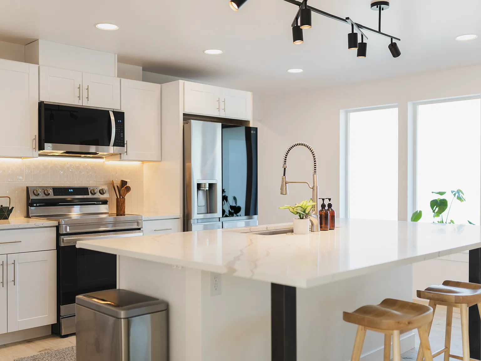 1215 Columbine St — Photo 3