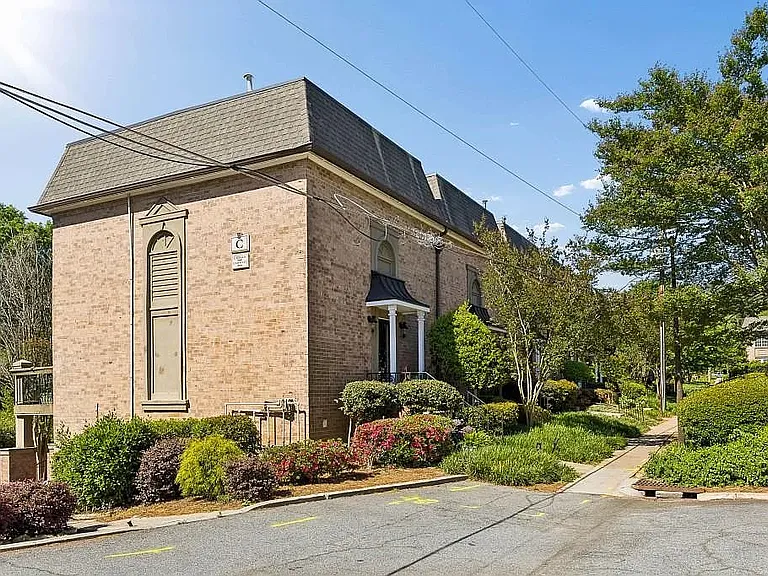 6980 Roswell Rd #C13 — Photo 43