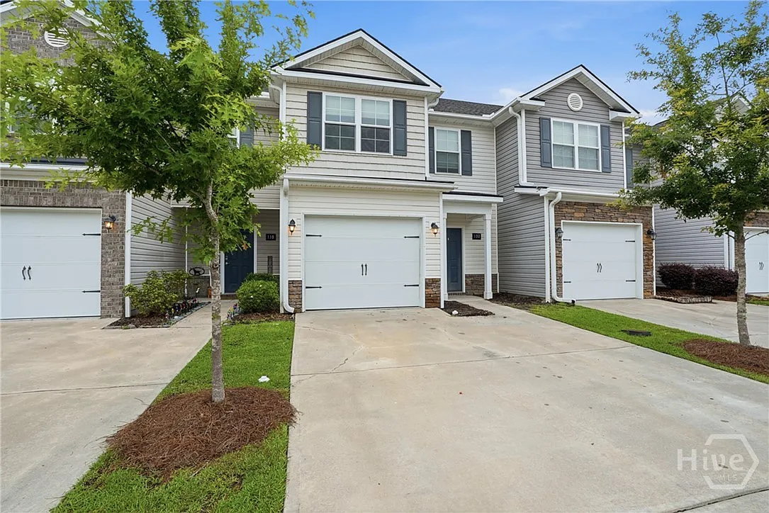 3 bed, 2.5 bath, 1507 sqft, $1,900 — Photo 2