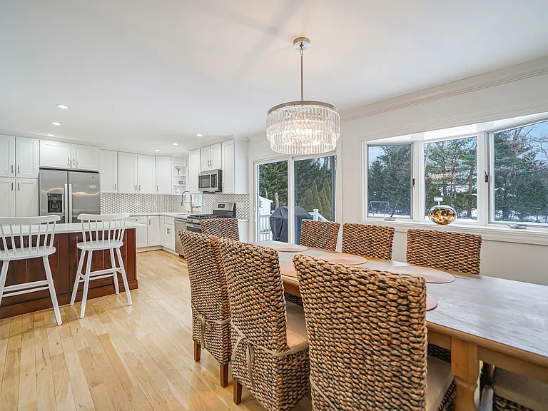 19 Pine Tree Ln — Photo 9