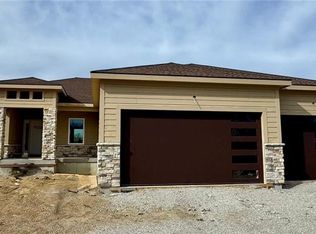 422 NE Lakota Dr, Adrian, MO 64720