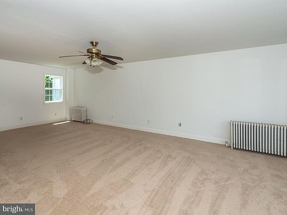 5th image of 336 W Broad St