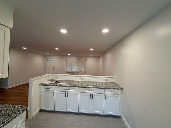 5th image of 930 Dorncliff Ln