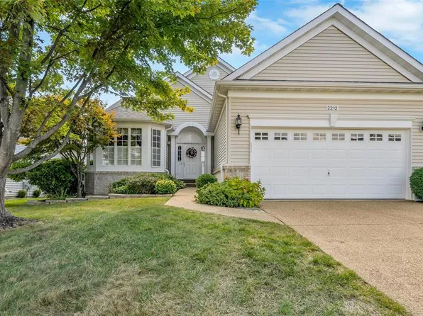 2212 Hawks Landing Dr #G, Lake Saint Louis, MO 63367