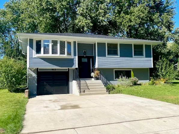 912 Cornell Ln, Schaumburg, IL 60193