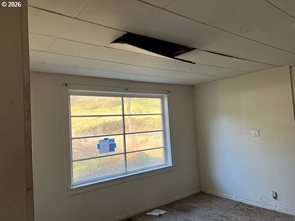 3rd image of 1161 Curtin Rd