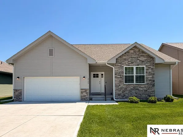 2725 Krejci Blvd, Blair, NE 68008